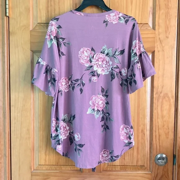 Women’s size small Reborn J gently used purple floral top with buttons and tie - Picture 2 of 5